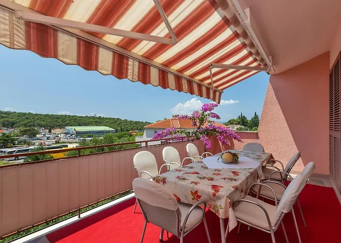 شقة Big Balcony Bugenvilija ماكارسكا