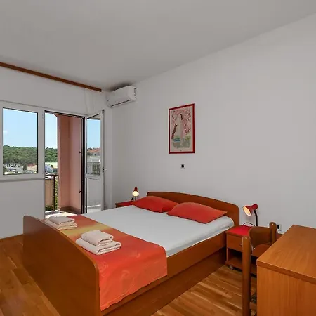 Big Balcony Bugenvilija * Makarska