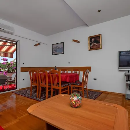 Lägenhet Big Balcony Bugenvilija Makarska