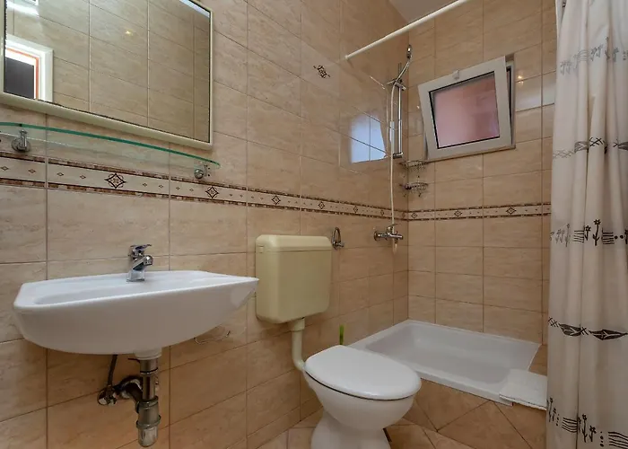 Big Balcony Bugenvilija Apartment