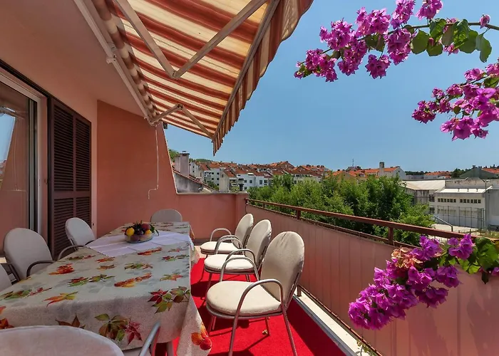 Apartment Big Balcony Bugenvilija