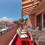 Apartment Big Balcony Bugenvilija *
